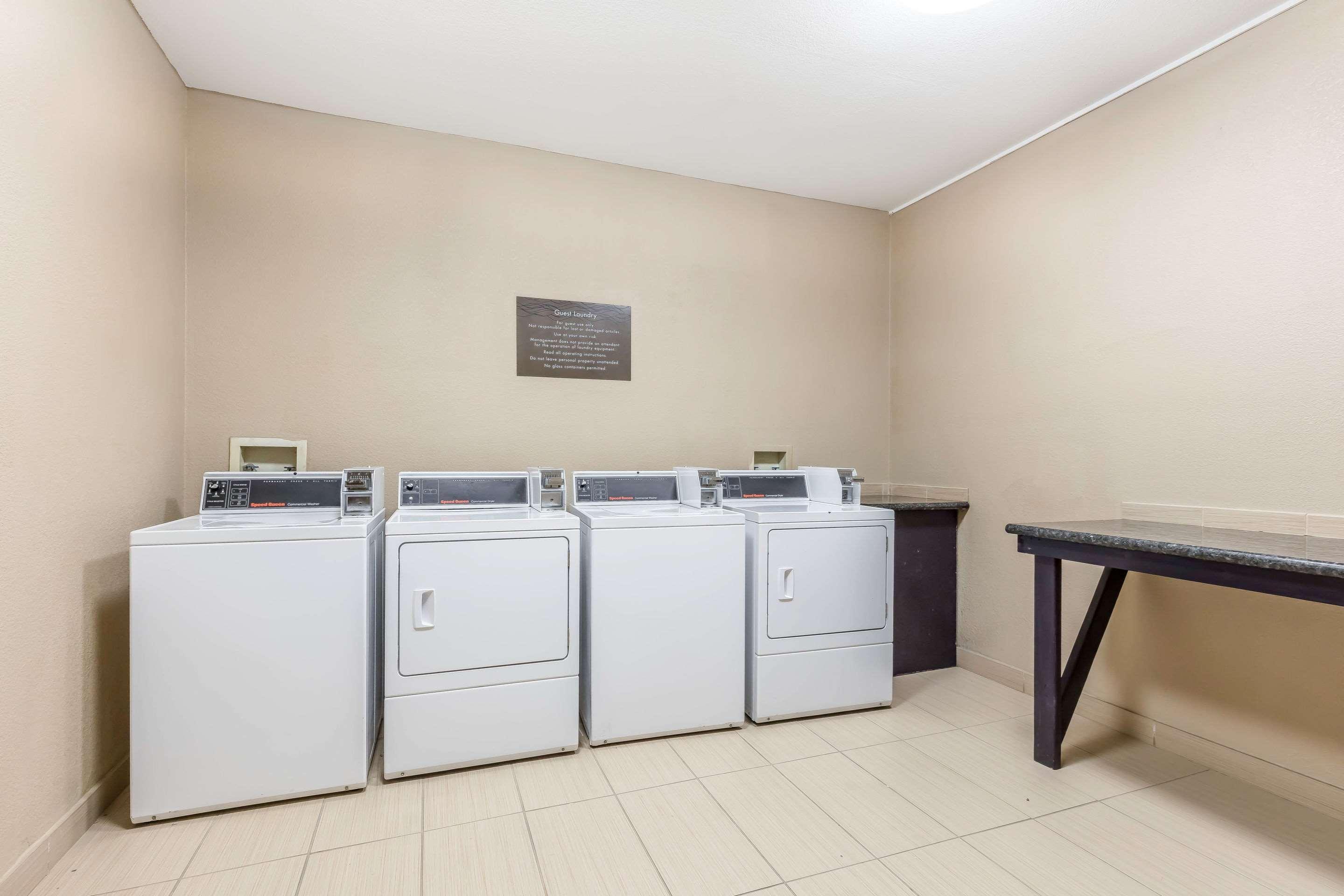 Comfort Inn & Suites Crystal Inn Sportsplex Gulfport Extérieur photo