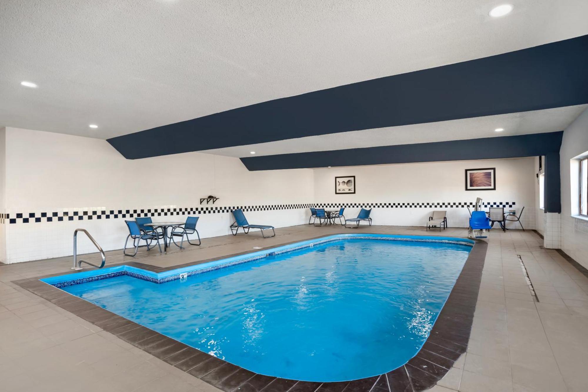 Comfort Inn & Suites Crystal Inn Sportsplex Gulfport Extérieur photo