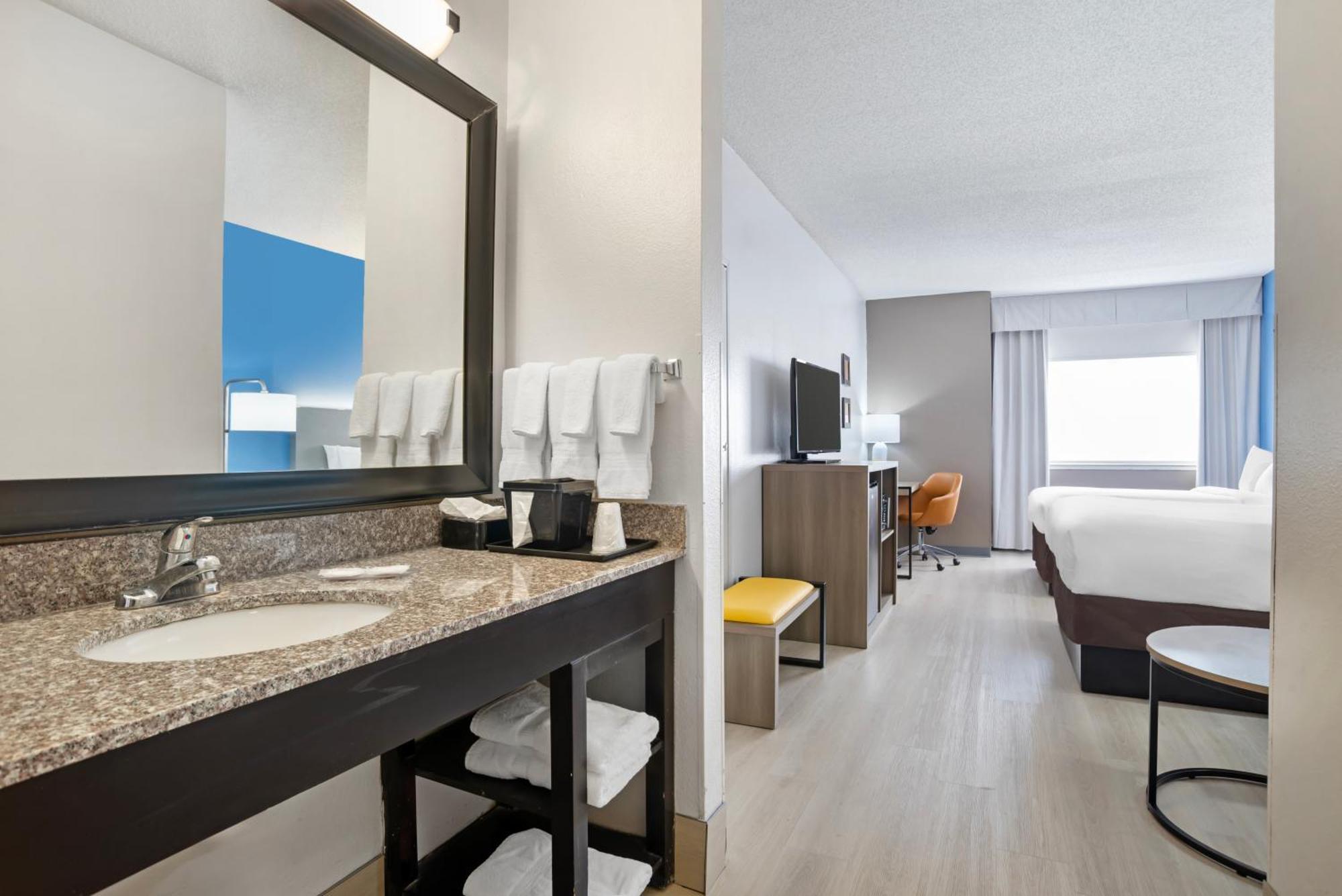 Comfort Inn & Suites Crystal Inn Sportsplex Gulfport Extérieur photo
